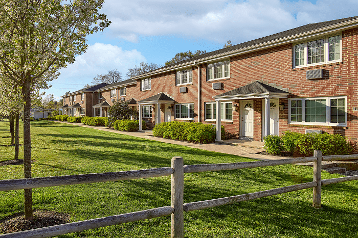 FARMINGTON COURT