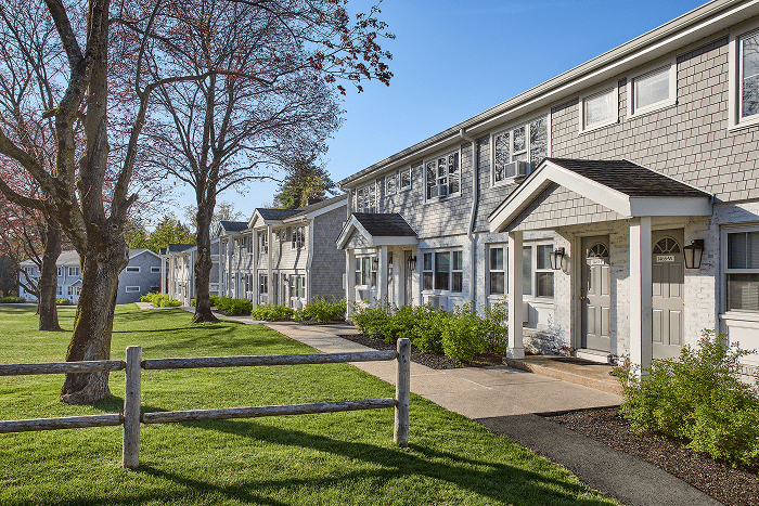 FARMINGTON COURT